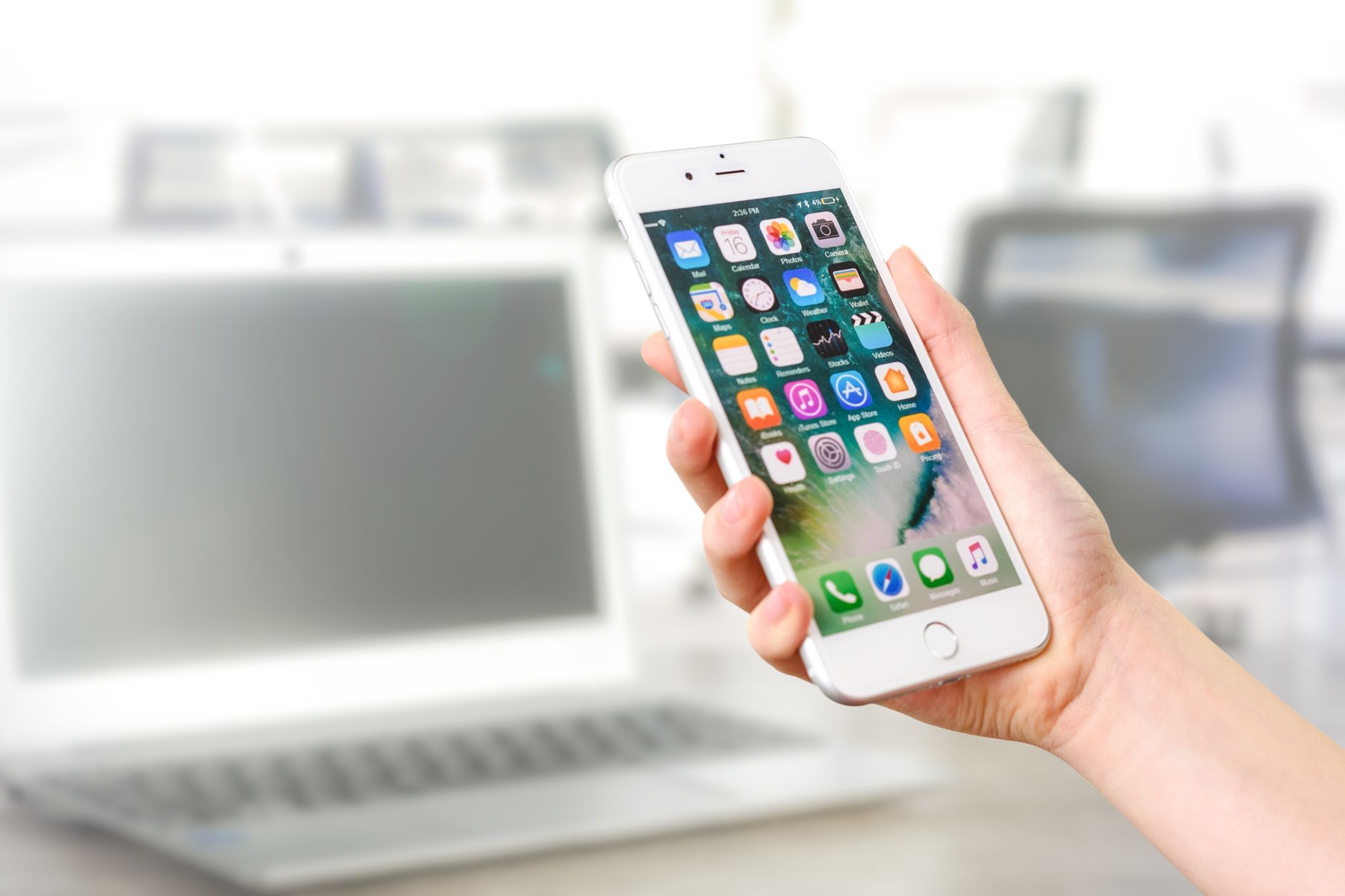 datavessel for iOS Is Live: Agents Are Now in Your Pocket